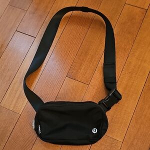 lululemon athletica 1L Black Belt Bag with Adjustable Strap and Compact Size